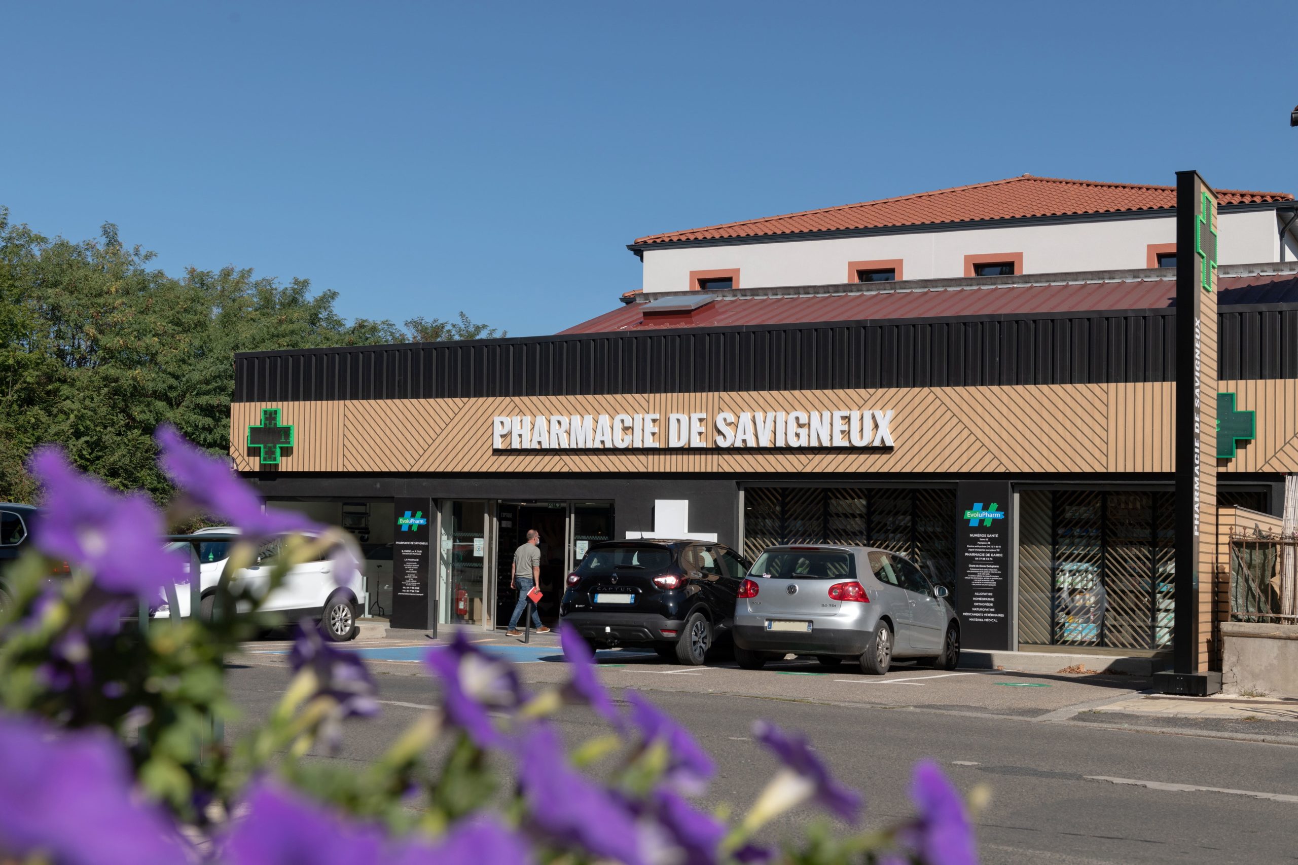 Cubik-Agenceur-Pharmacie-Savigneux-70